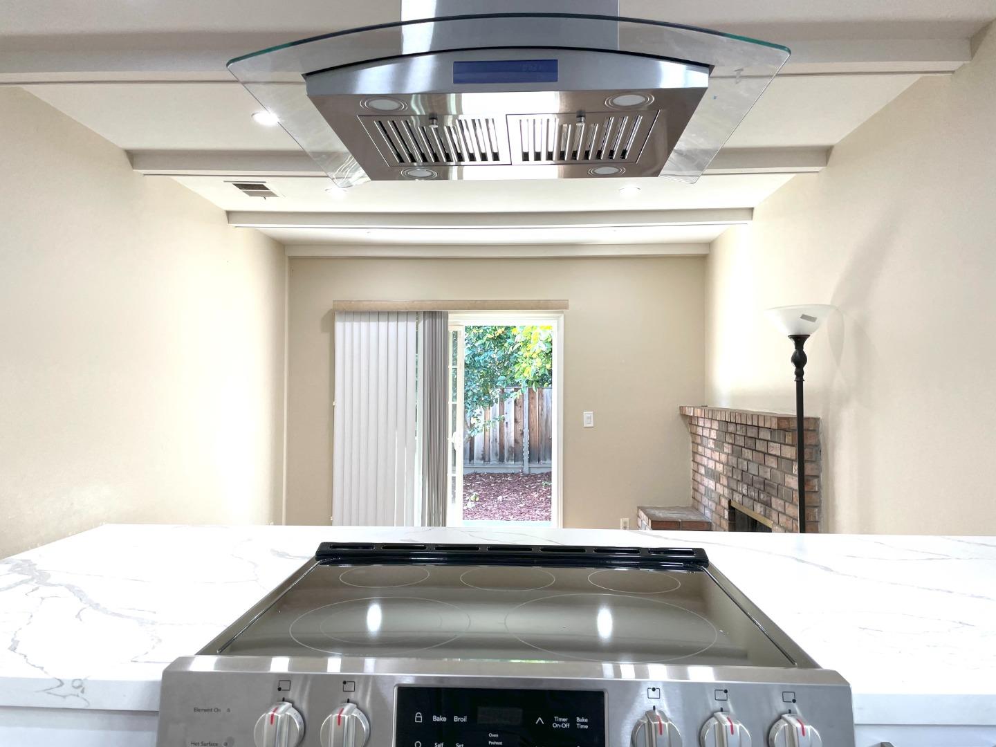 Detail Gallery Image 5 of 18 For 33847 Whitehead Ln, Fremont,  CA 94555 - 4 Beds | 2 Baths