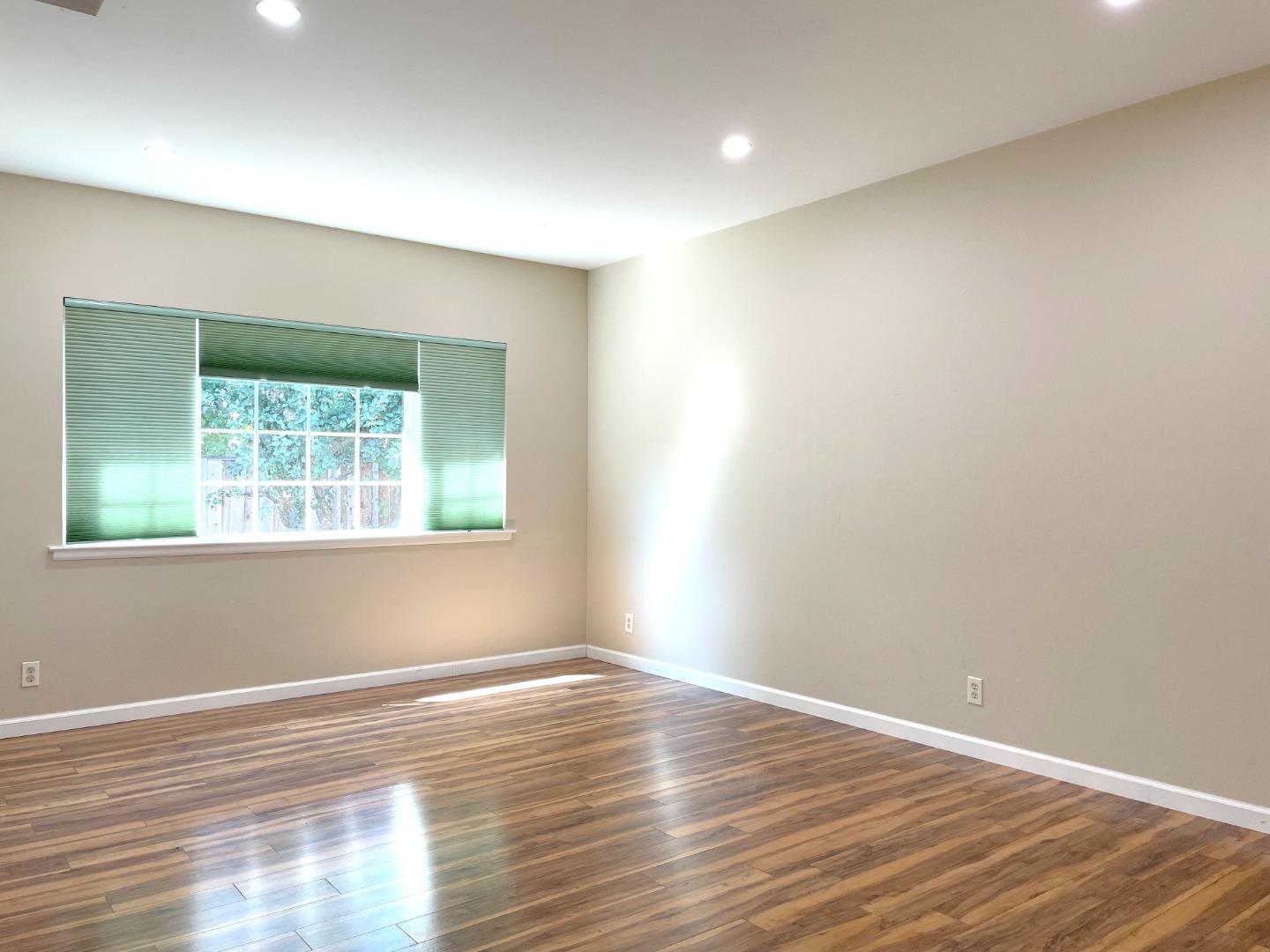 Detail Gallery Image 8 of 18 For 33847 Whitehead Ln, Fremont,  CA 94555 - 4 Beds | 2 Baths