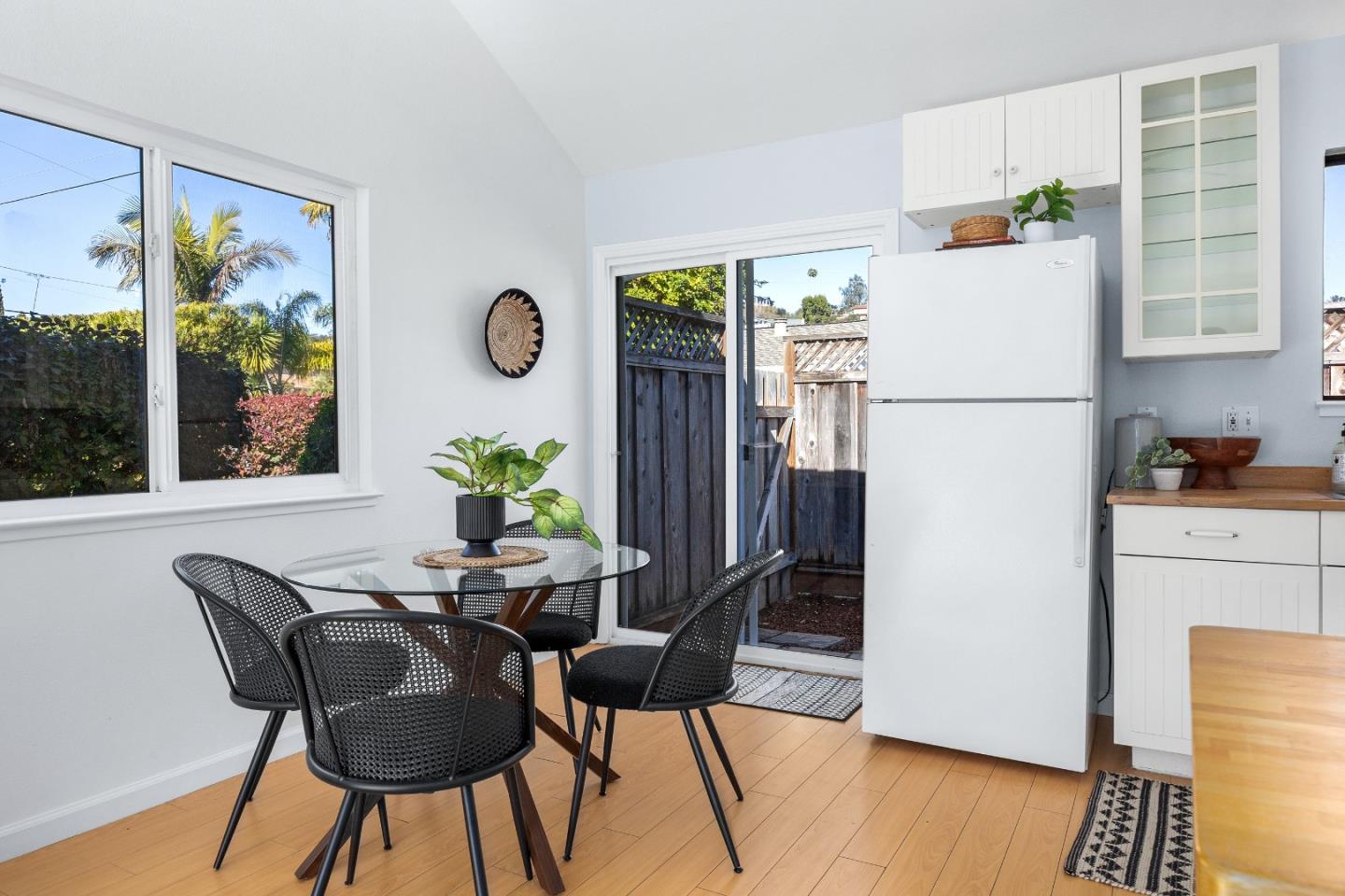 Detail Gallery Image 13 of 26 For 3346 Mission Dr, Santa Cruz,  CA 95065 - 2 Beds | 1 Baths