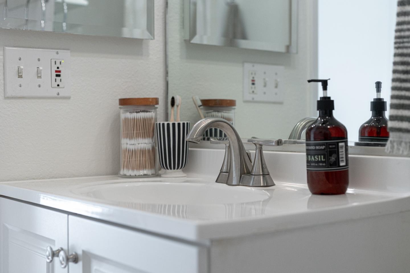 Detail Gallery Image 25 of 26 For 3346 Mission Dr, Santa Cruz,  CA 95065 - 2 Beds | 1 Baths