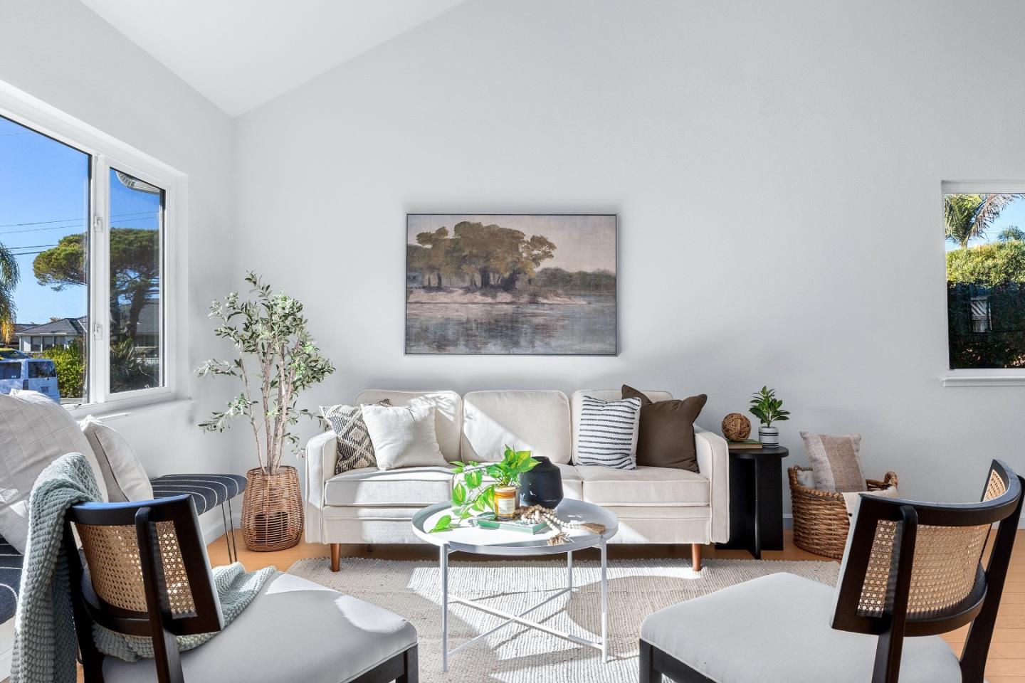 Detail Gallery Image 3 of 26 For 3346 Mission Dr, Santa Cruz,  CA 95065 - 2 Beds | 1 Baths