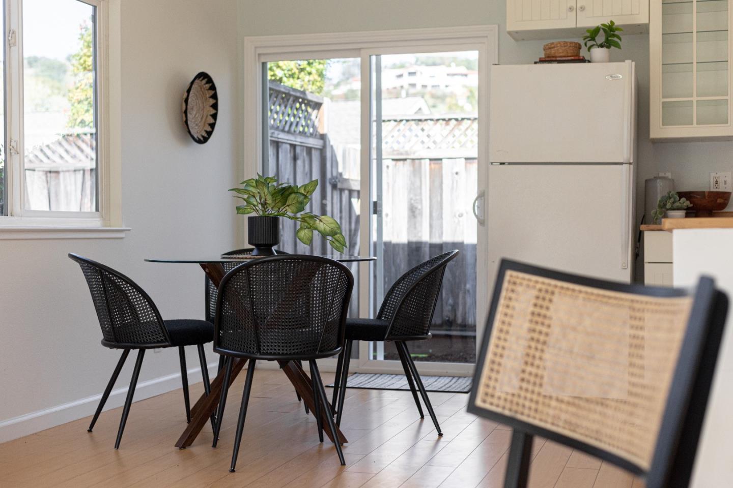 Detail Gallery Image 7 of 26 For 3346 Mission Dr, Santa Cruz,  CA 95065 - 2 Beds | 1 Baths