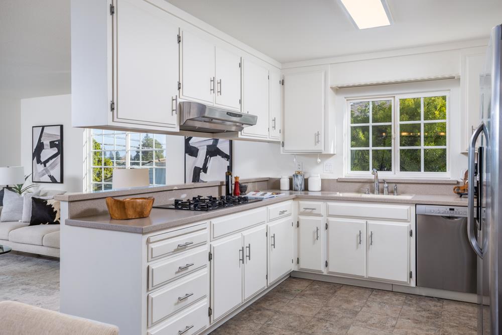 Detail Gallery Image 13 of 30 For 40 Alameda De Las Pulgas, Redwood City,  CA 94062 - 3 Beds | 3 Baths