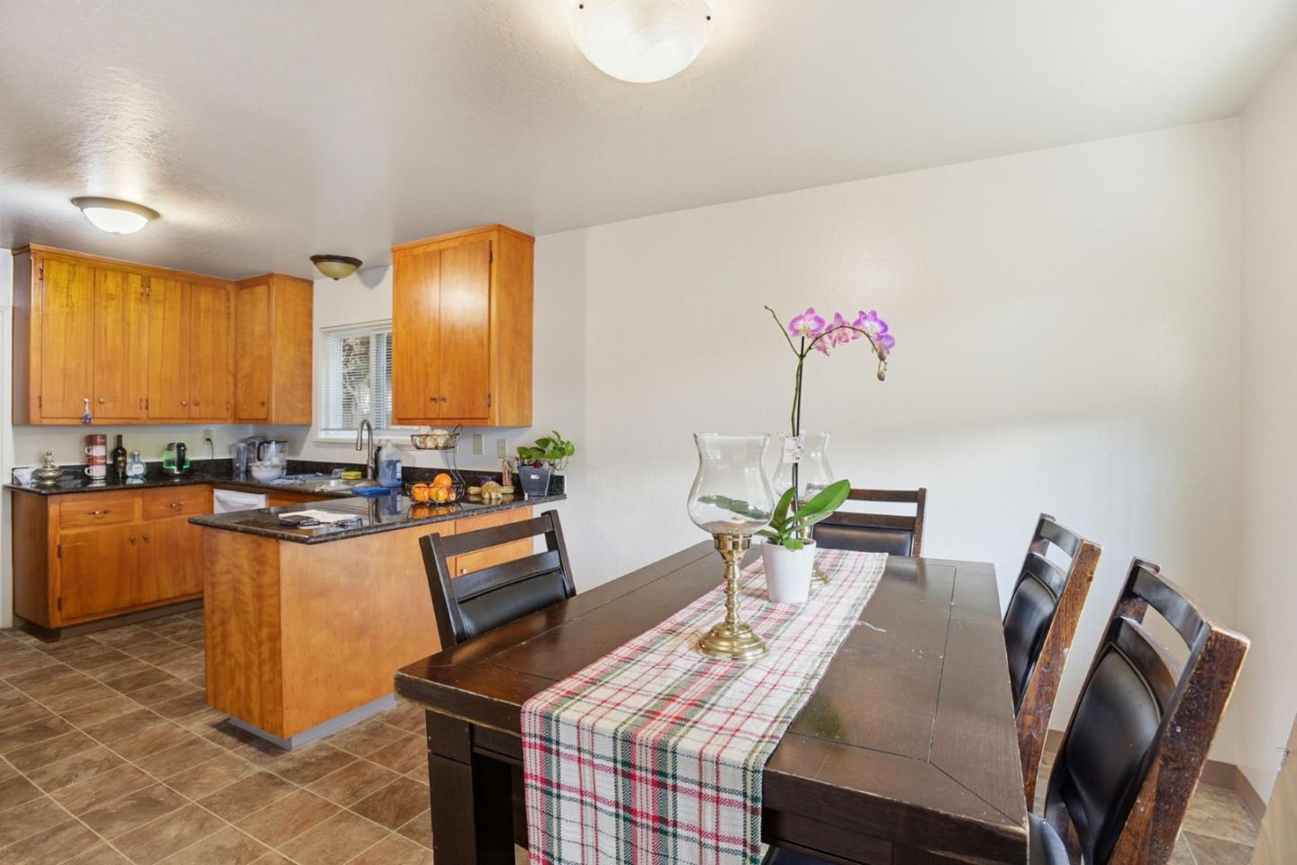 Detail Gallery Image 16 of 62 For 503 W Fox Ct, Redwood City,  CA 94061 - – Beds | – Baths