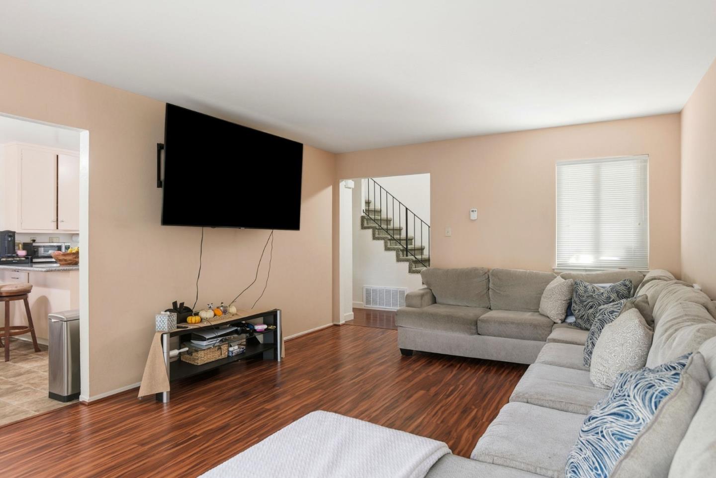 Detail Gallery Image 18 of 62 For 503 W Fox Ct, Redwood City,  CA 94061 - – Beds | – Baths