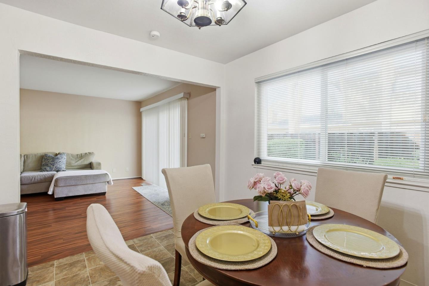 Detail Gallery Image 19 of 62 For 503 W Fox Ct, Redwood City,  CA 94061 - – Beds | – Baths