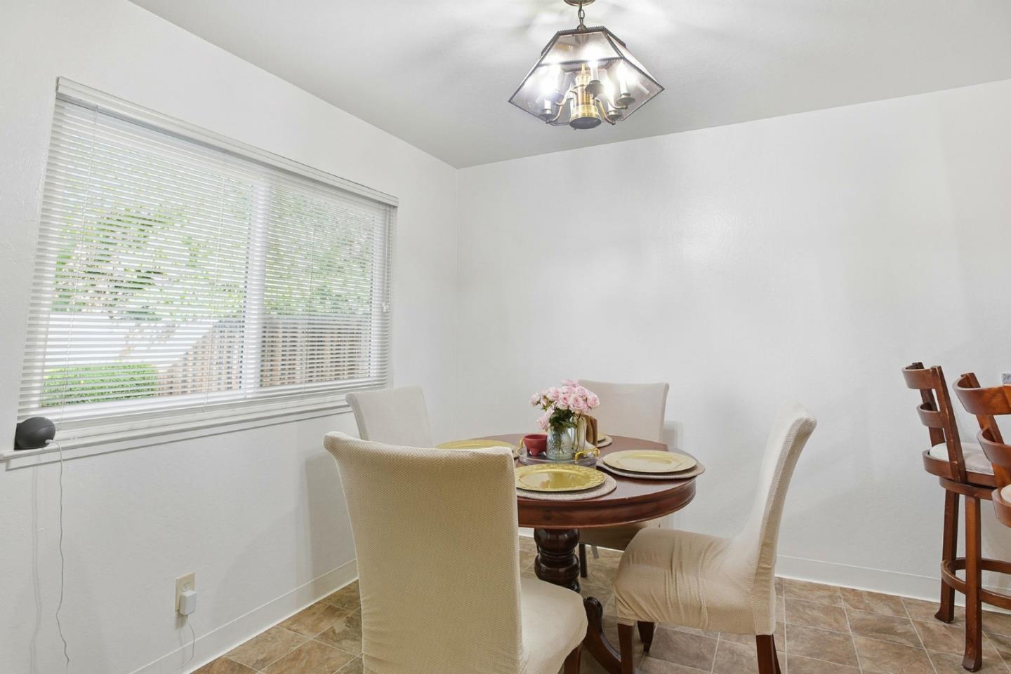 Detail Gallery Image 24 of 62 For 503 W Fox Ct, Redwood City,  CA 94061 - – Beds | – Baths