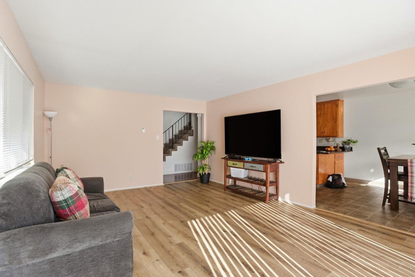 Detail Gallery Image 28 of 62 For 503 W Fox Ct, Redwood City,  CA 94061 - – Beds | – Baths