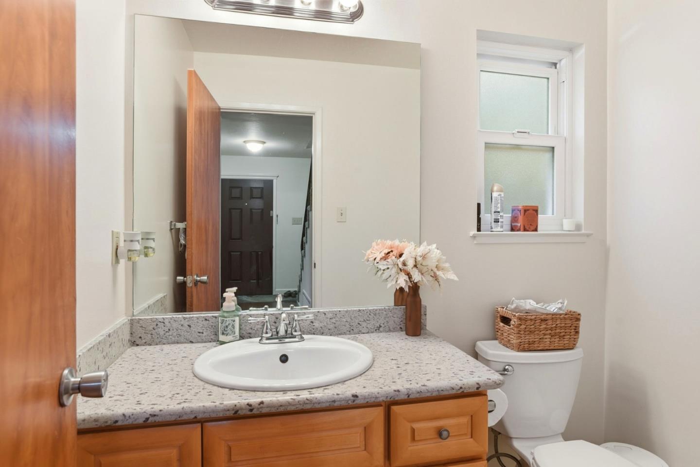 Detail Gallery Image 33 of 62 For 503 W Fox Ct, Redwood City,  CA 94061 - – Beds | – Baths