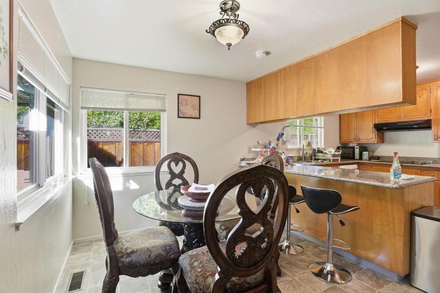 Detail Gallery Image 8 of 62 For 503 W Fox Ct, Redwood City,  CA 94061 - – Beds | – Baths