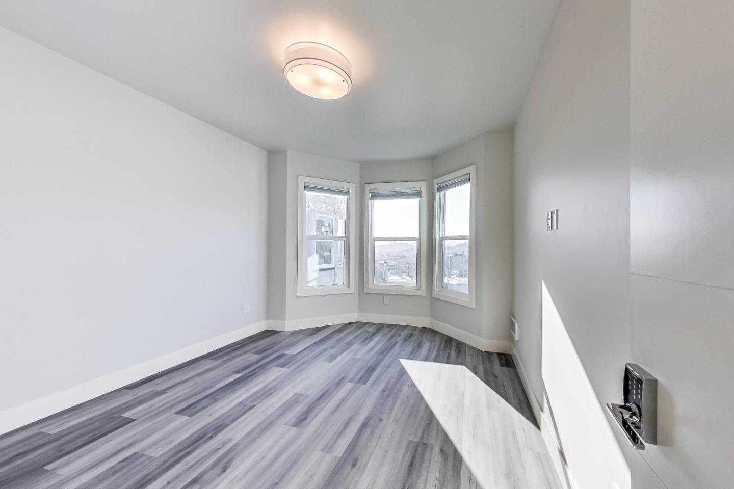 Detail Gallery Image 14 of 121 For 811 Oak St, San Francisco,  CA 94117 - – Beds | – Baths