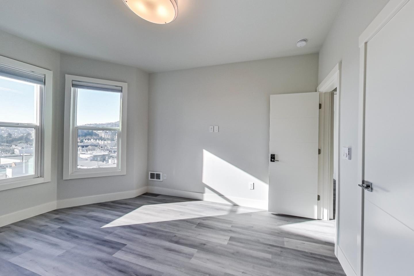 Detail Gallery Image 15 of 121 For 811 Oak St, San Francisco,  CA 94117 - – Beds | – Baths