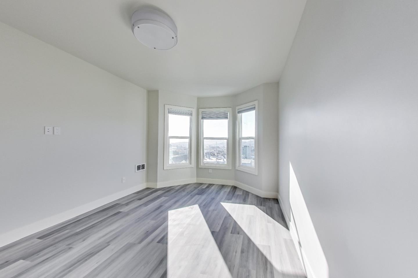 Detail Gallery Image 20 of 121 For 811 Oak St, San Francisco,  CA 94117 - – Beds | – Baths