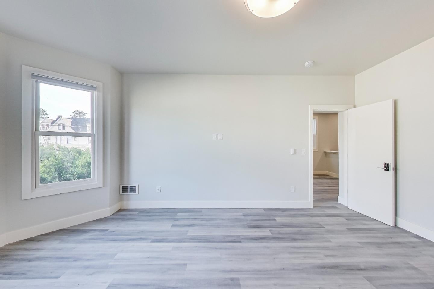 Detail Gallery Image 24 of 121 For 811 Oak St, San Francisco,  CA 94117 - – Beds | – Baths