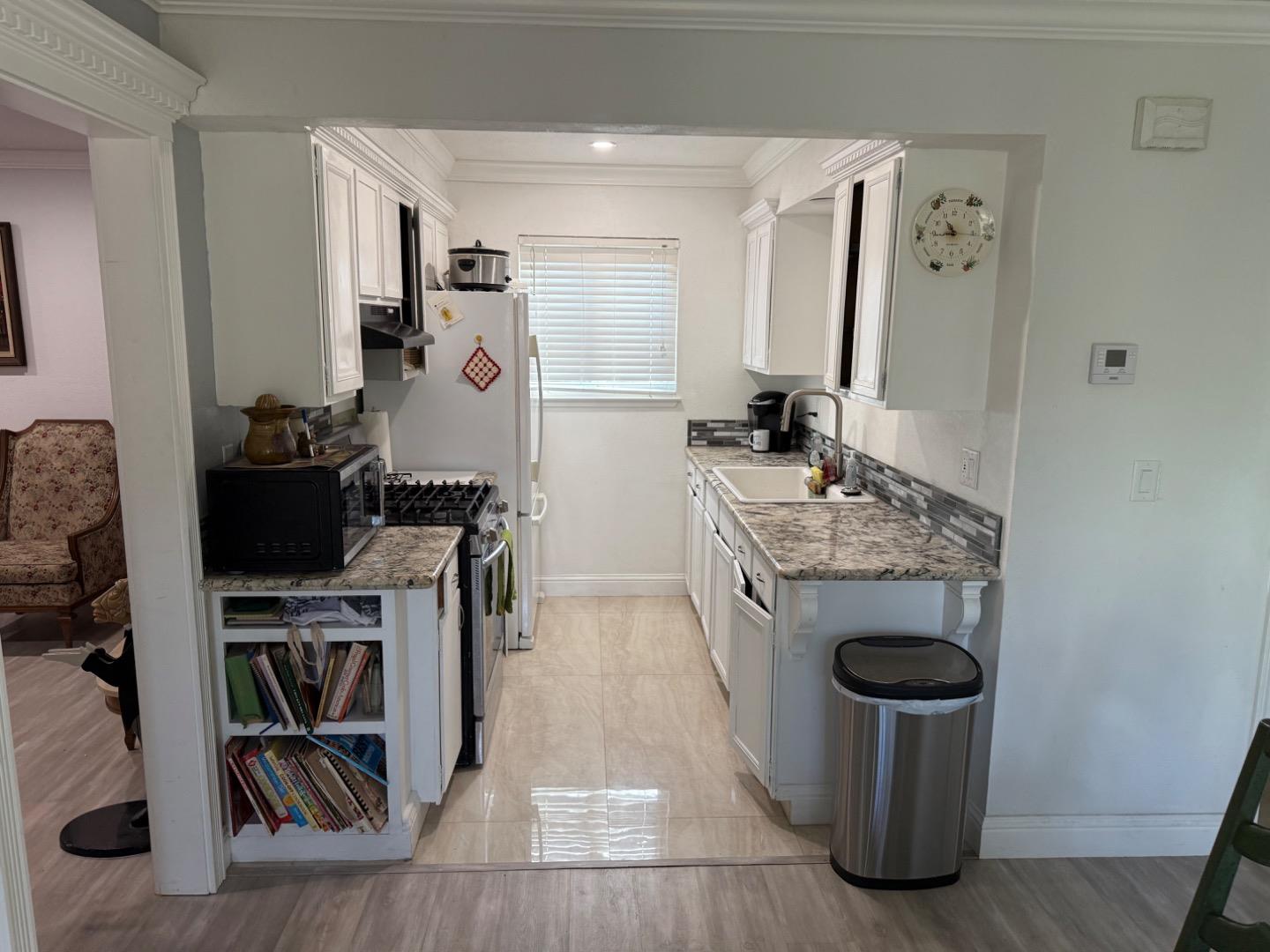 Detail Gallery Image 4 of 15 For 604 Ester Way, Watsonville,  CA 95076 - 2 Beds | 1 Baths