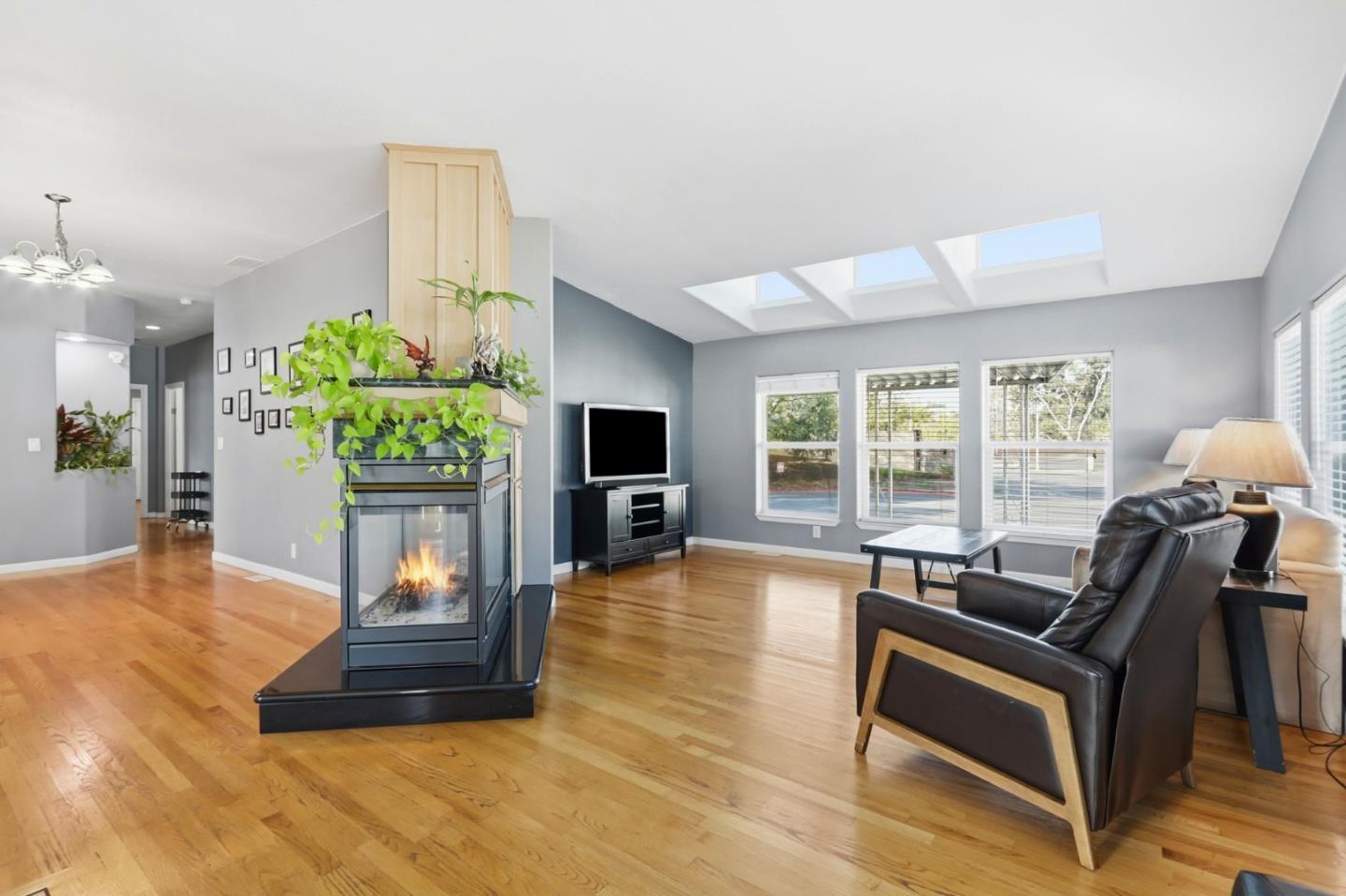 Detail Gallery Image 5 of 34 For 125 N Mary Ave #36,  Sunnyvale,  CA 94086 - 3 Beds | 2 Baths