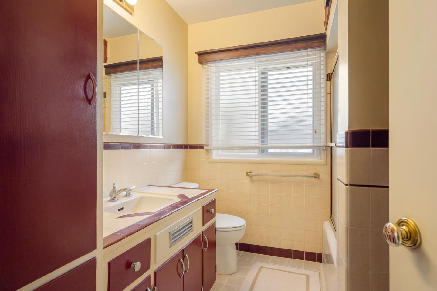 Detail Gallery Image 22 of 23 For 100 W 38th Ave, San Mateo,  CA 94403 - – Beds | – Baths