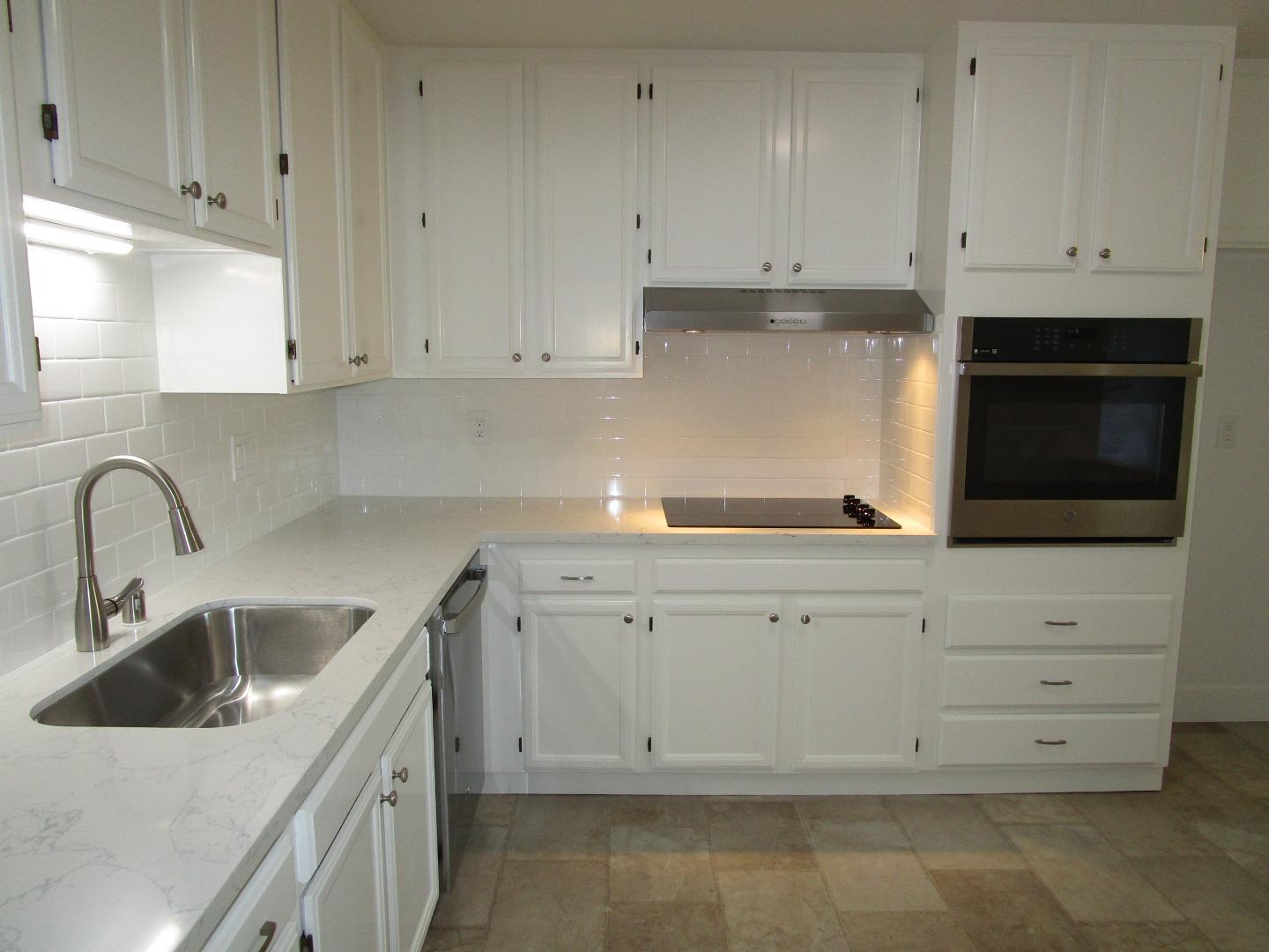 Detail Gallery Image 4 of 14 For 25 Villa Pacheco Ct, Hollister,  CA 95023 - 2 Beds | 2 Baths