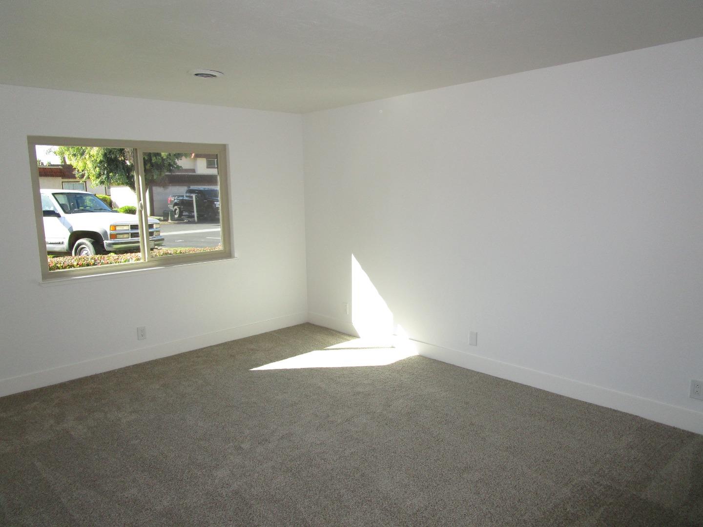 Detail Gallery Image 7 of 14 For 25 Villa Pacheco Ct, Hollister,  CA 95023 - 2 Beds | 2 Baths