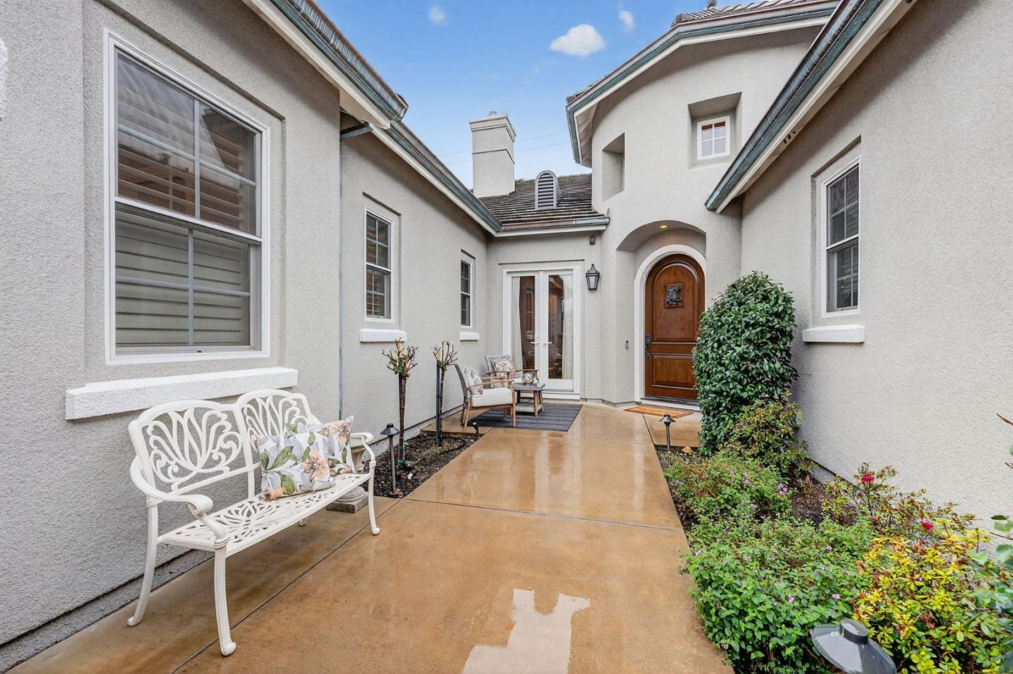 Detail Gallery Image 15 of 94 For 1324 Rhone Pl, Pleasanton,  CA 94566 - 5 Beds | 4 Baths