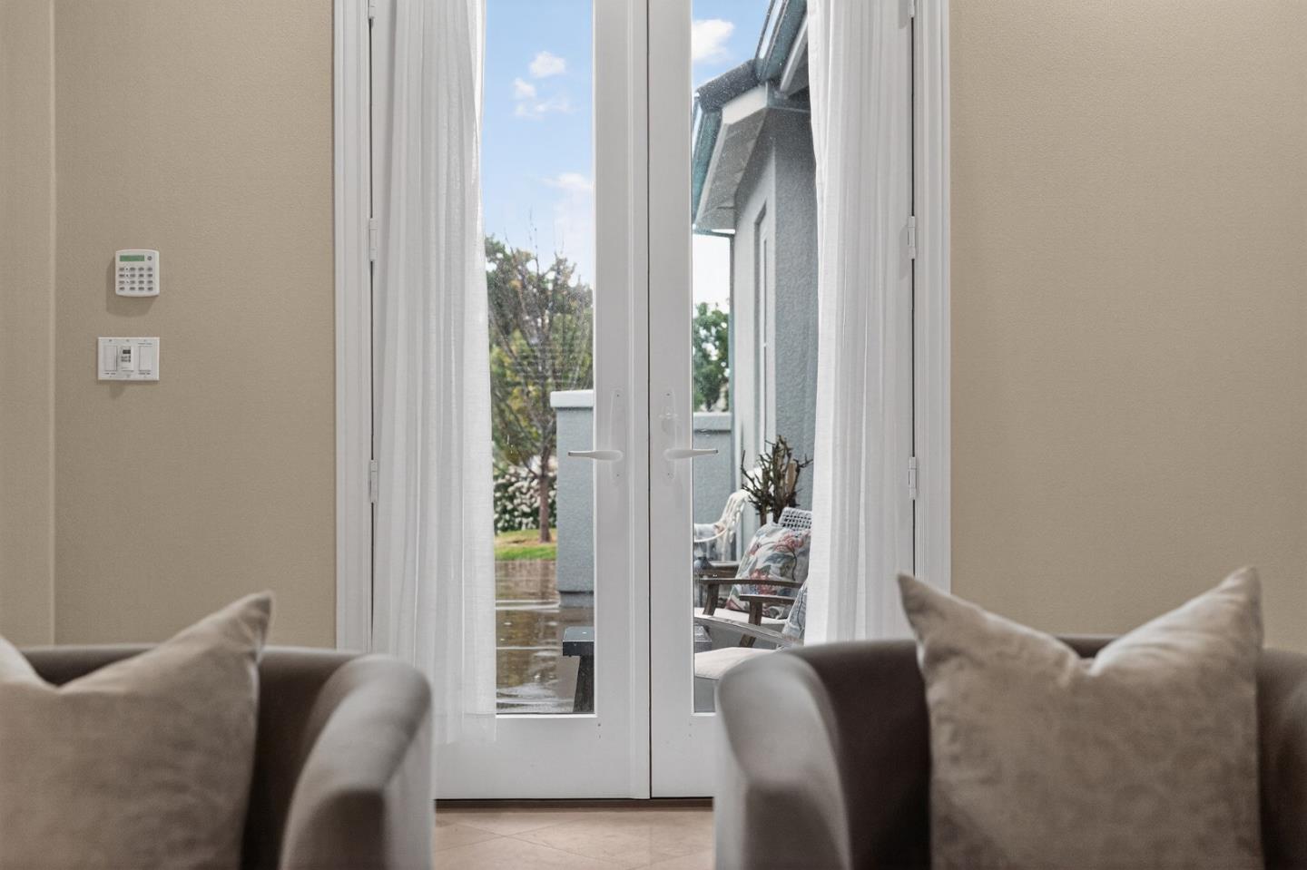 Detail Gallery Image 20 of 94 For 1324 Rhone Pl, Pleasanton,  CA 94566 - 5 Beds | 4 Baths