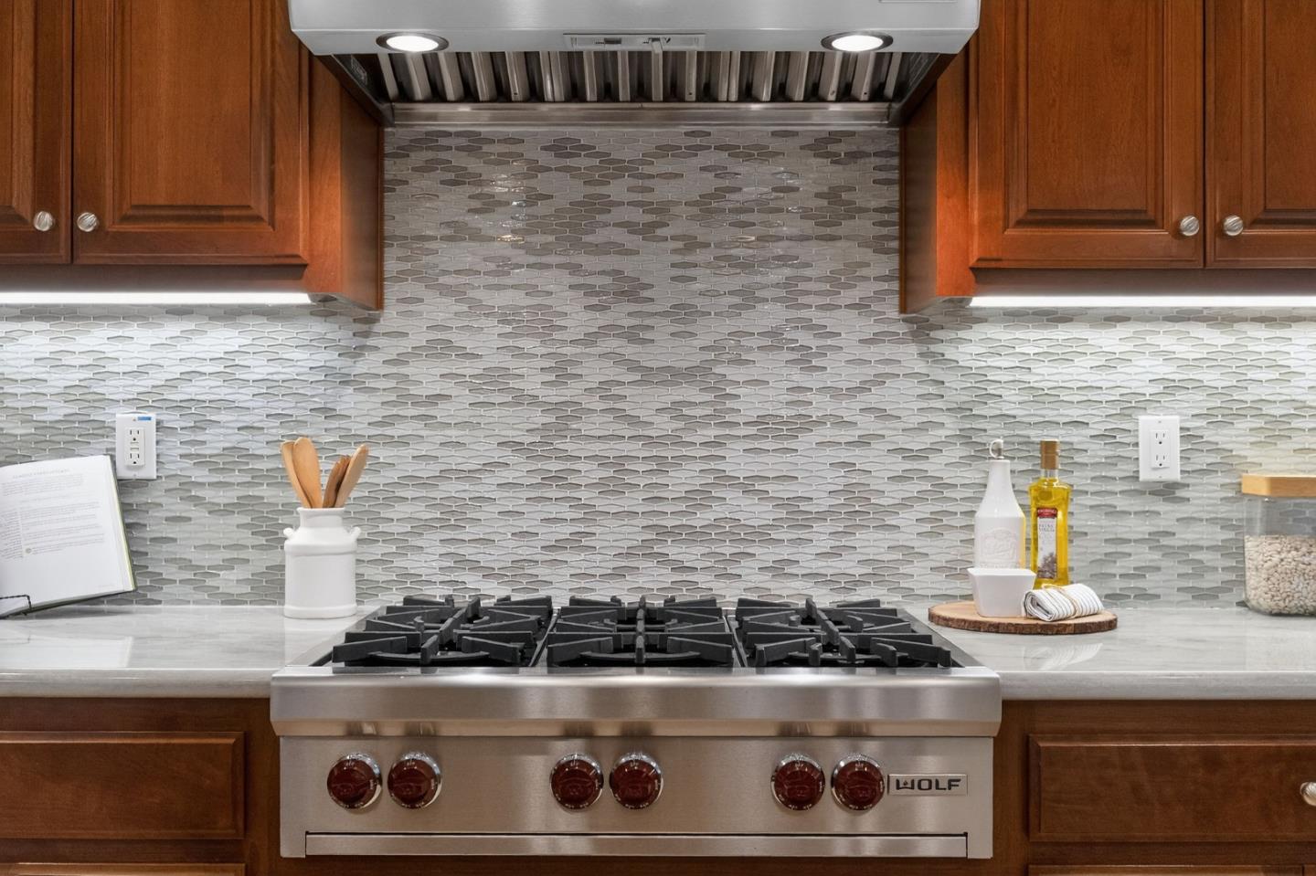 Detail Gallery Image 29 of 94 For 1324 Rhone Pl, Pleasanton,  CA 94566 - 5 Beds | 4 Baths