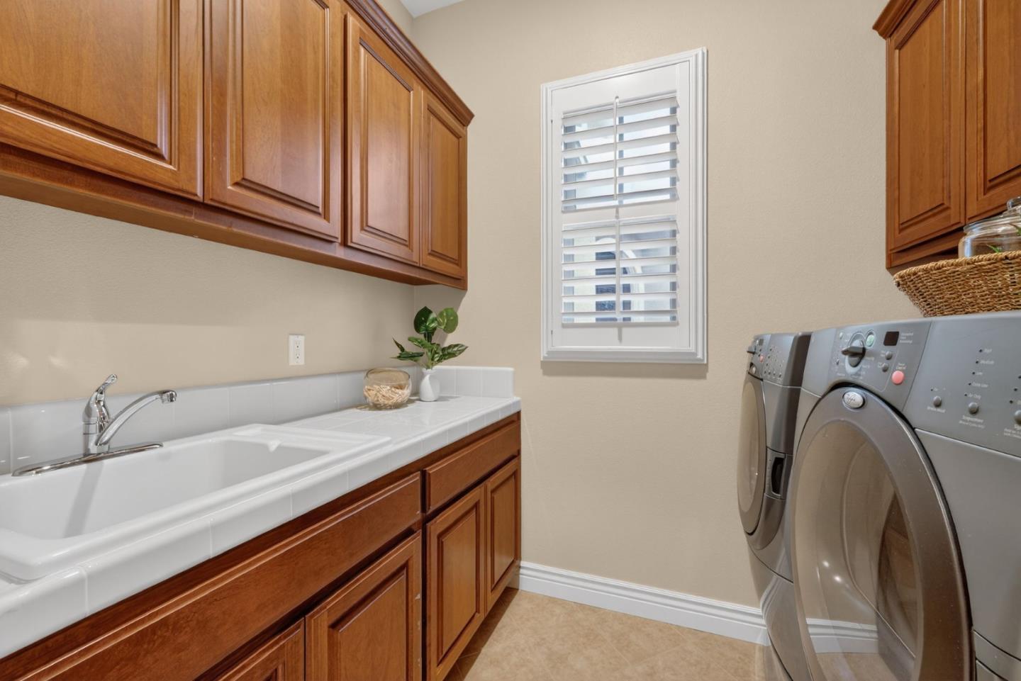 Detail Gallery Image 53 of 94 For 1324 Rhone Pl, Pleasanton,  CA 94566 - 5 Beds | 4 Baths