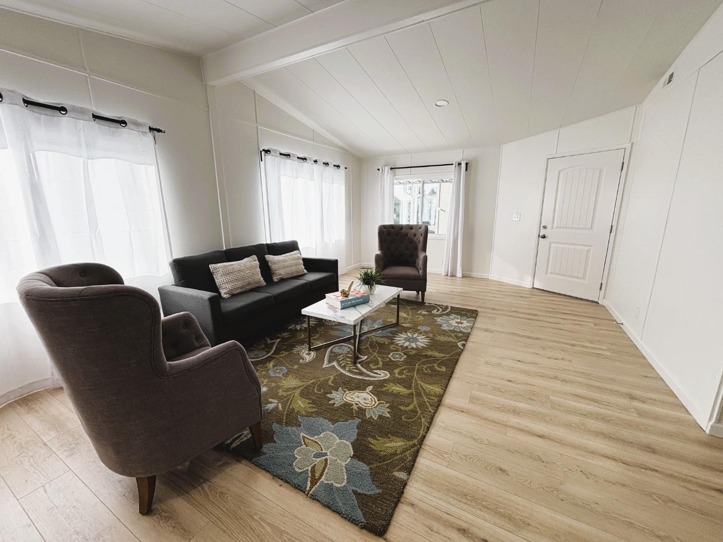 Detail Gallery Image 10 of 20 For 29090 Verdi Rd #15,  Hayward,  CA 94544 - 2 Beds | 2 Baths