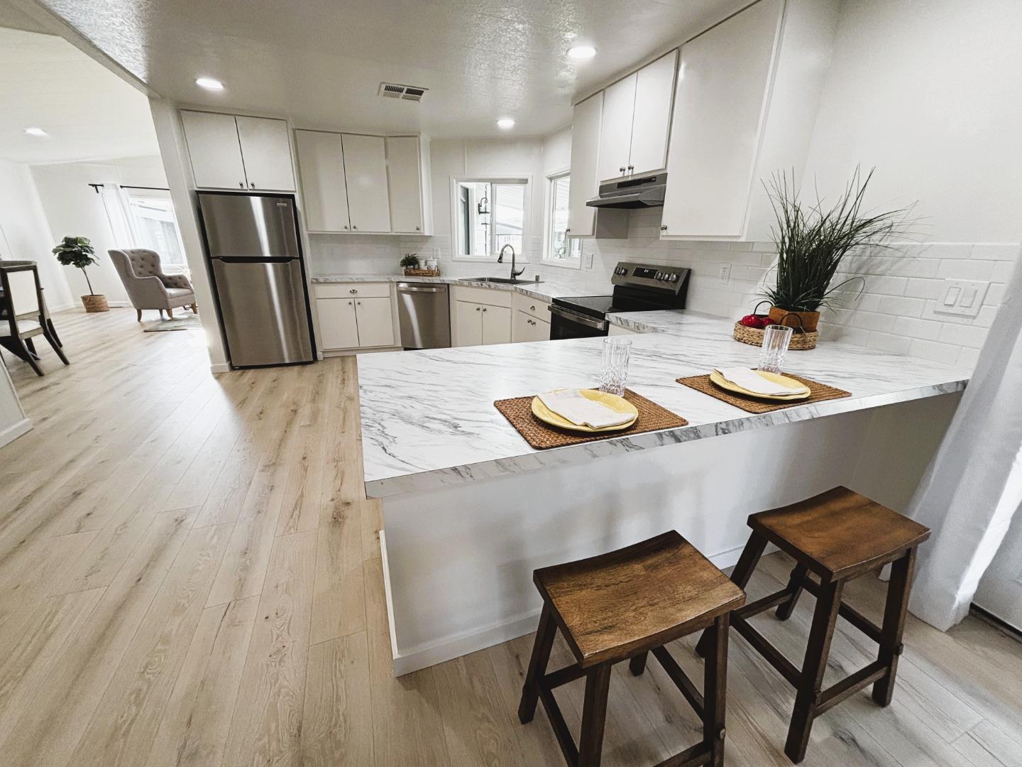 Detail Gallery Image 5 of 20 For 29090 Verdi Rd #15,  Hayward,  CA 94544 - 2 Beds | 2 Baths