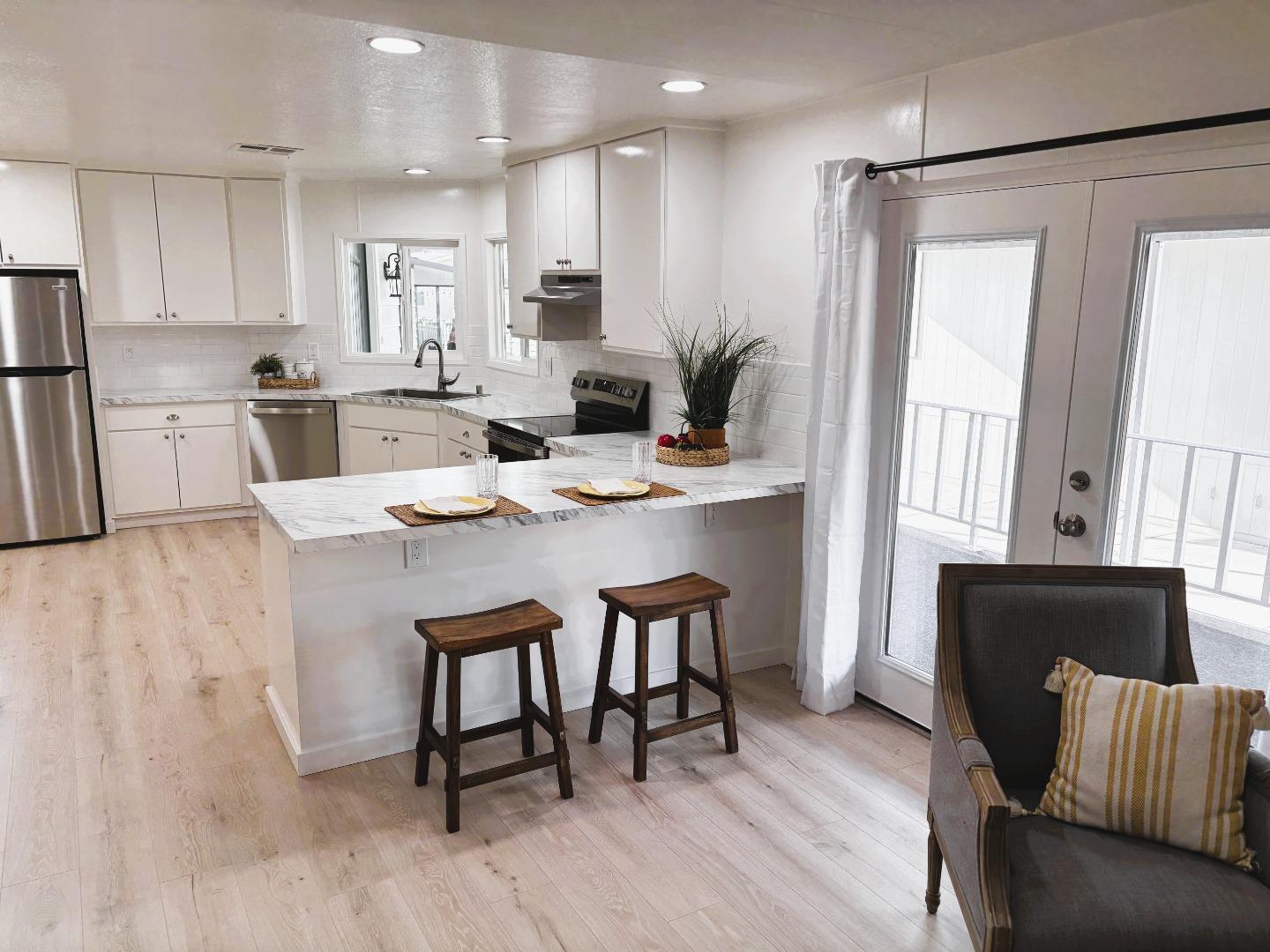 Detail Gallery Image 6 of 20 For 29090 Verdi Rd #15,  Hayward,  CA 94544 - 2 Beds | 2 Baths