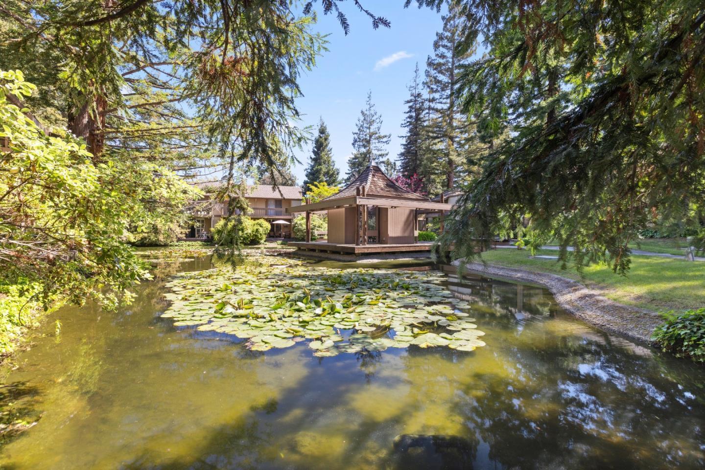 Detail Gallery Image 10 of 17 For 505 Cypress Point Dr #231,  Mountain View,  CA 94043 - 1 Beds | 1 Baths