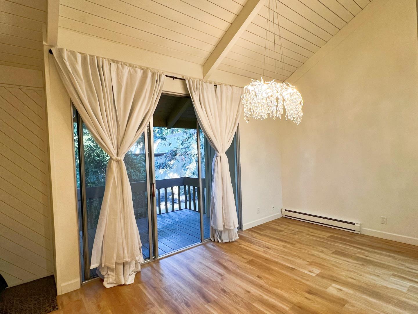 Detail Gallery Image 14 of 17 For 505 Cypress Point Dr #231,  Mountain View,  CA 94043 - 1 Beds | 1 Baths