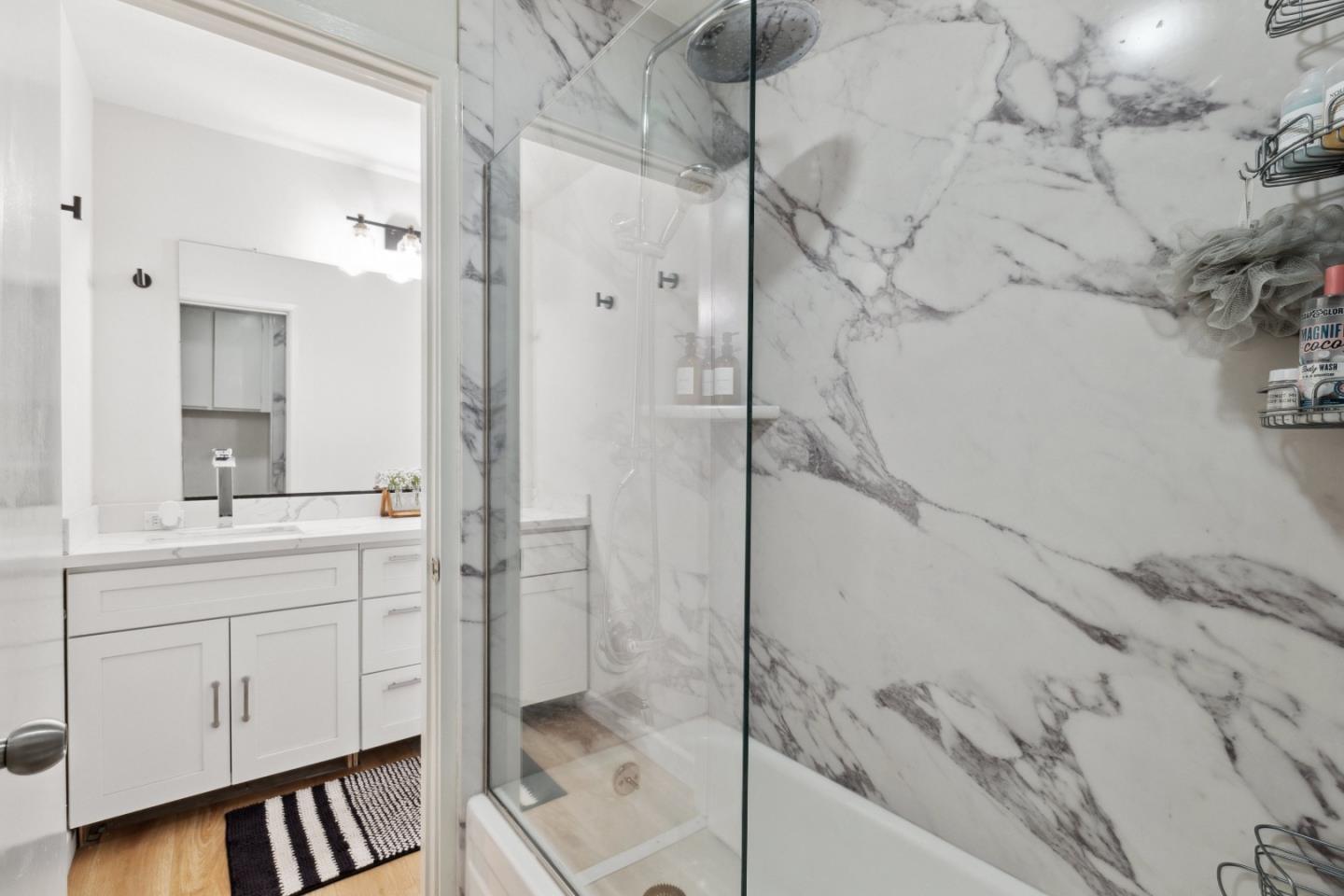 Detail Gallery Image 3 of 17 For 505 Cypress Point Dr #231,  Mountain View,  CA 94043 - 1 Beds | 1 Baths