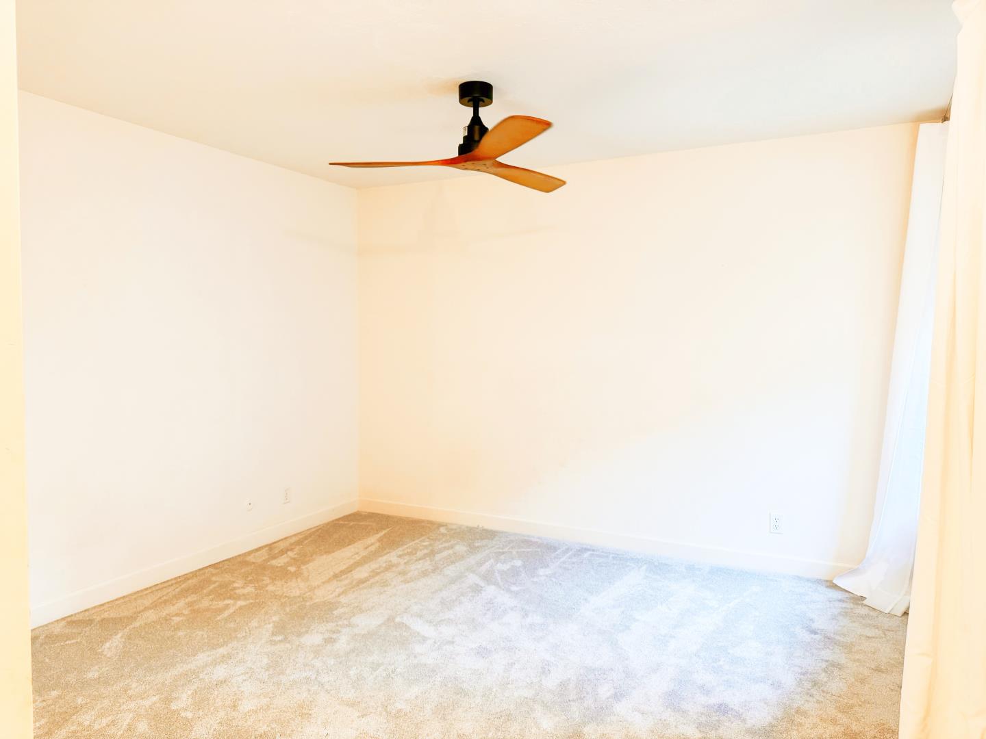 Detail Gallery Image 6 of 17 For 505 Cypress Point Dr #231,  Mountain View,  CA 94043 - 1 Beds | 1 Baths