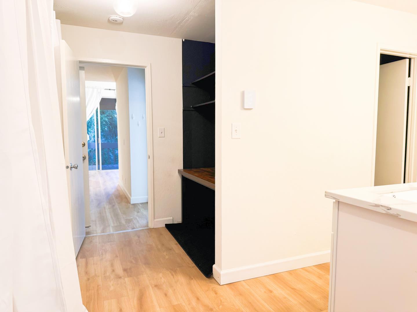 Detail Gallery Image 7 of 17 For 505 Cypress Point Dr #231,  Mountain View,  CA 94043 - 1 Beds | 1 Baths