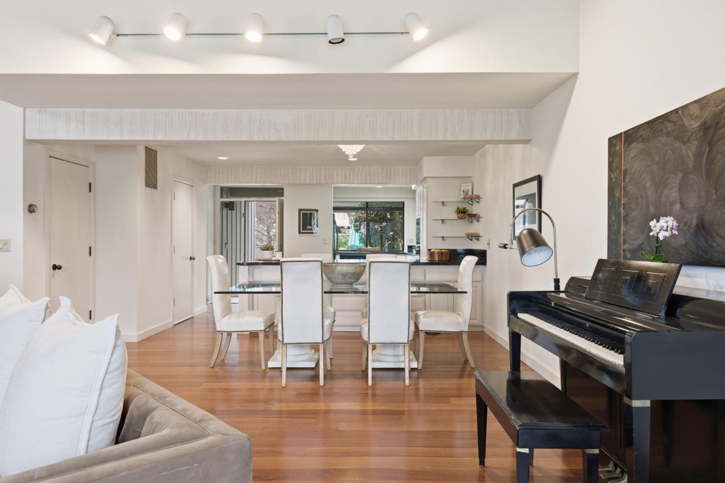 Detail Gallery Image 13 of 23 For 28095 Barn Way, Carmel,  CA 93923 - 3 Beds | 3/1 Baths