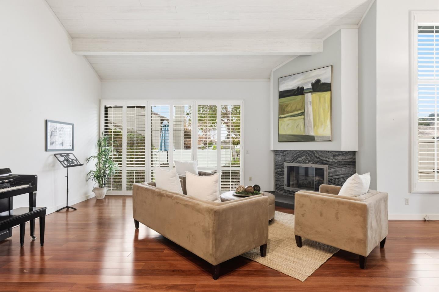 Detail Gallery Image 9 of 23 For 28095 Barn Way, Carmel,  CA 93923 - 3 Beds | 3/1 Baths