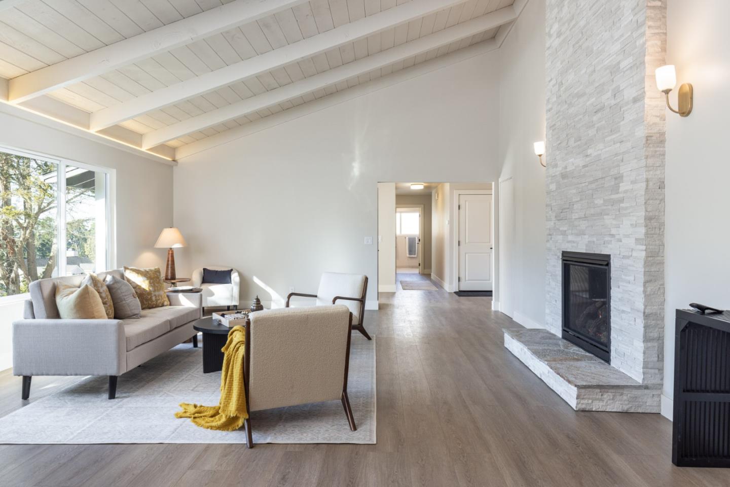 Detail Gallery Image 8 of 22 For 35 Deer Forest Dr, Monterey,  CA 93940 - 4 Beds | 2/1 Baths