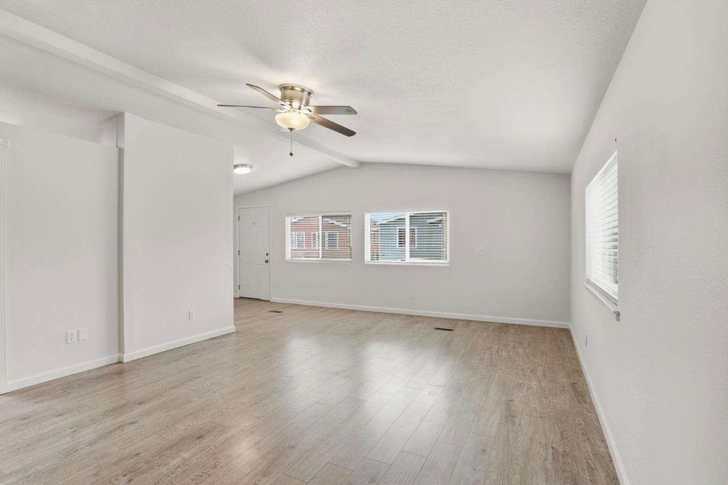 Detail Gallery Image 8 of 35 For 600 Weddell Dr #135,  Sunnyvale,  CA 94089 - 3 Beds | 2 Baths