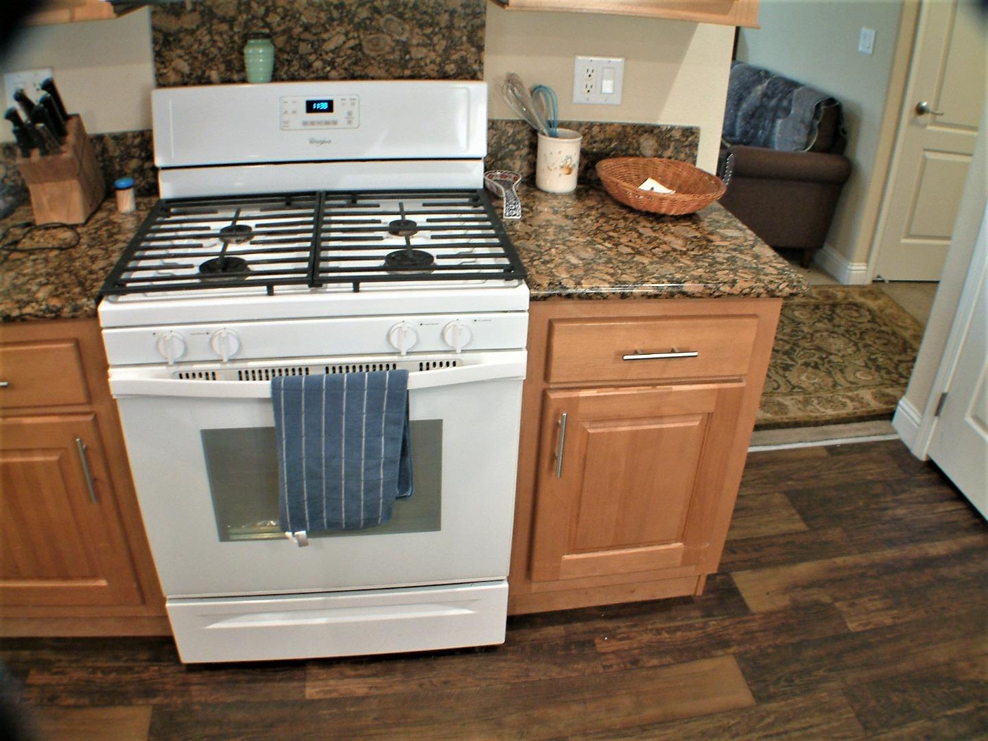 Detail Gallery Image 7 of 14 For 575 San Pedro Ave #76,  Morgan Hill,  CA 95037 - 3 Beds | 2 Baths