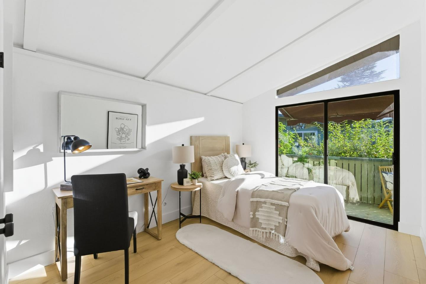 Detail Gallery Image 11 of 29 For 278 Monroe Dr #8,  Mountain View,  CA 94040 - 2 Beds | 1 Baths