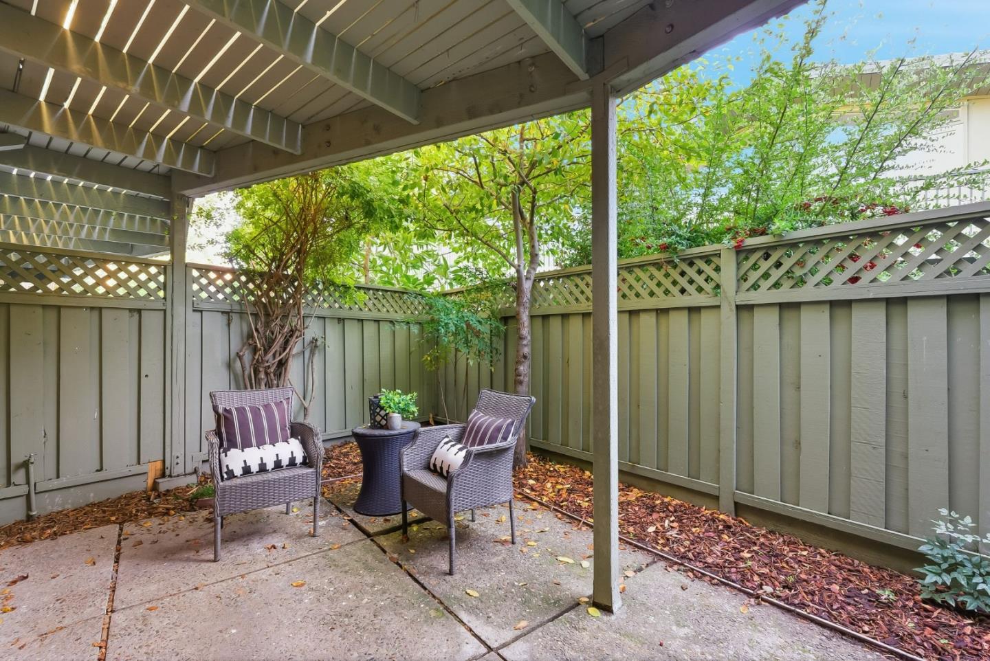 Detail Gallery Image 23 of 29 For 278 Monroe Dr #8,  Mountain View,  CA 94040 - 2 Beds | 1 Baths