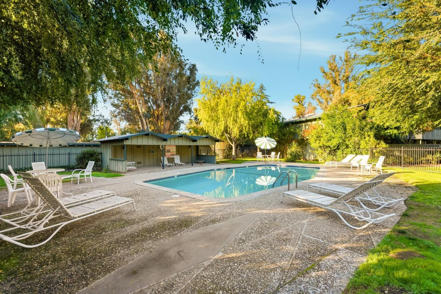 Detail Gallery Image 28 of 29 For 278 Monroe Dr #8,  Mountain View,  CA 94040 - 2 Beds | 1 Baths