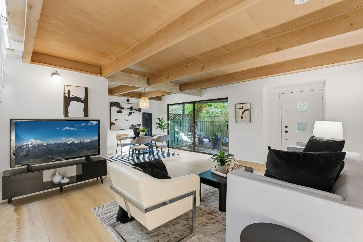 Detail Gallery Image 4 of 29 For 278 Monroe Dr #8,  Mountain View,  CA 94040 - 2 Beds | 1 Baths