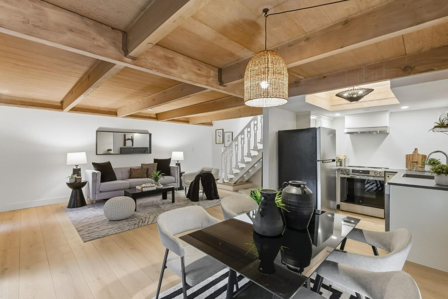 Detail Gallery Image 7 of 29 For 278 Monroe Dr #8,  Mountain View,  CA 94040 - 2 Beds | 1 Baths