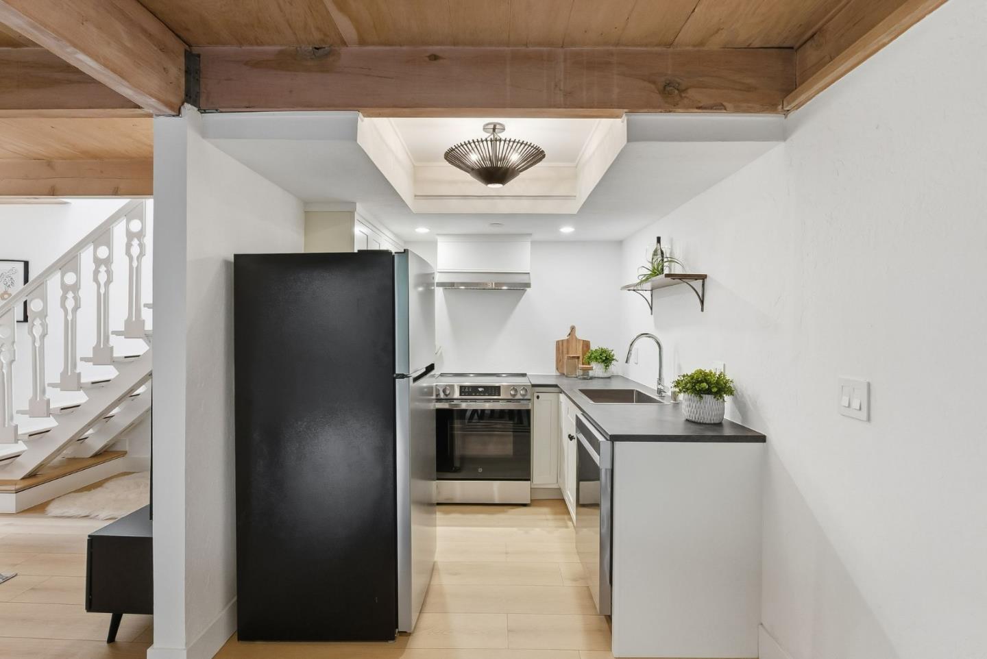 Detail Gallery Image 8 of 29 For 278 Monroe Dr #8,  Mountain View,  CA 94040 - 2 Beds | 1 Baths