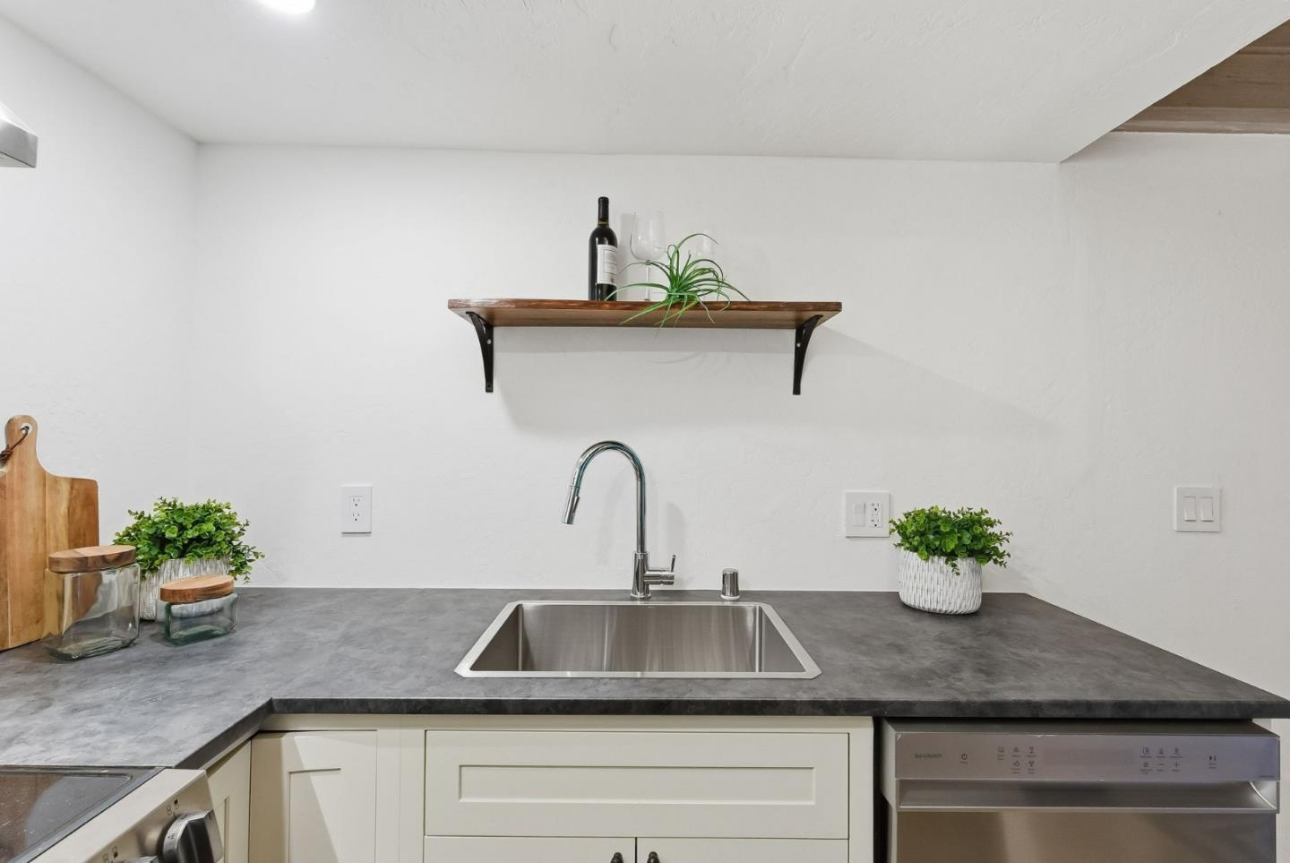 Detail Gallery Image 9 of 29 For 278 Monroe Dr #8,  Mountain View,  CA 94040 - 2 Beds | 1 Baths