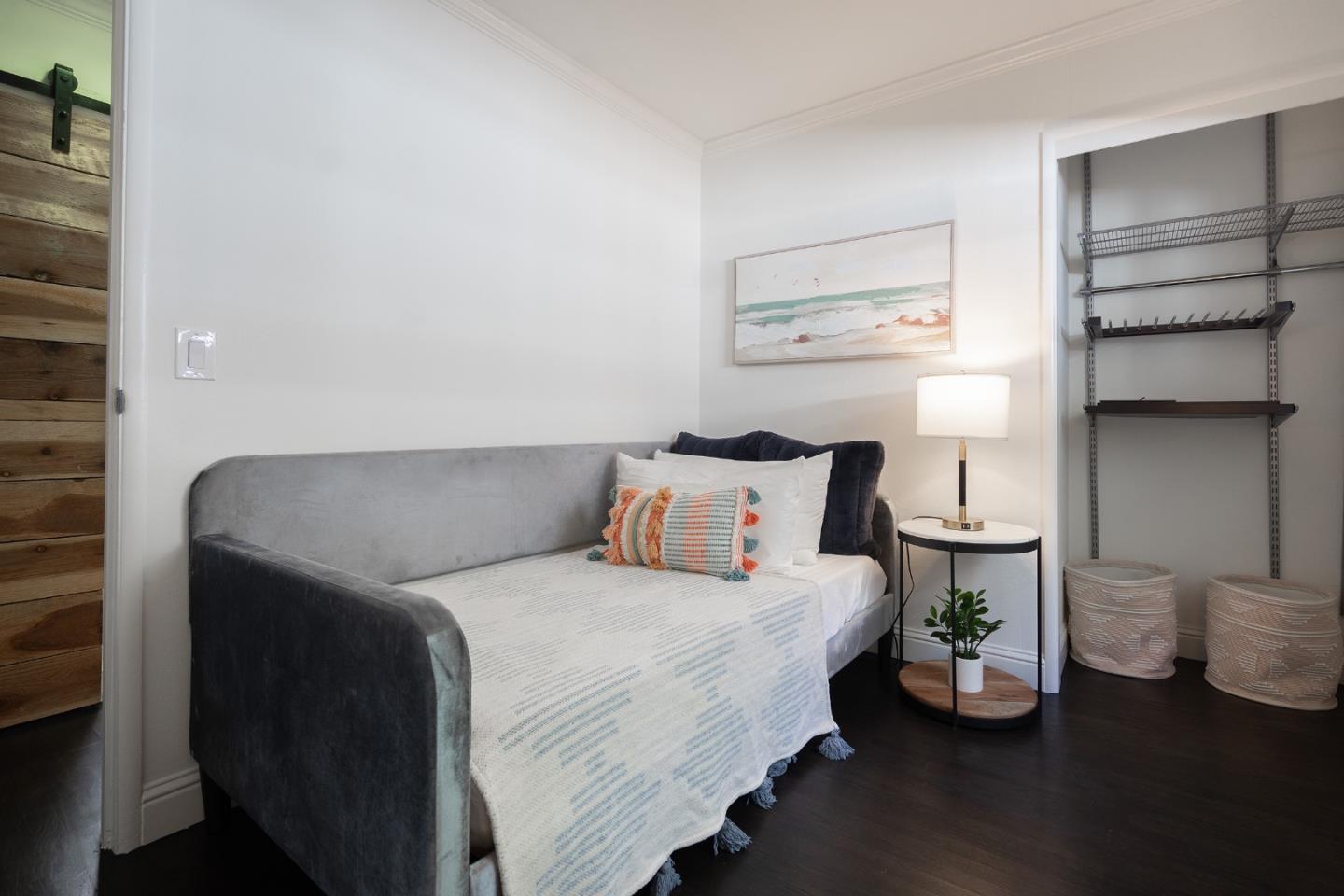 Detail Gallery Image 13 of 39 For 424 5th Ave, Redwood City,  CA 94063 - 2 Beds | 1 Baths