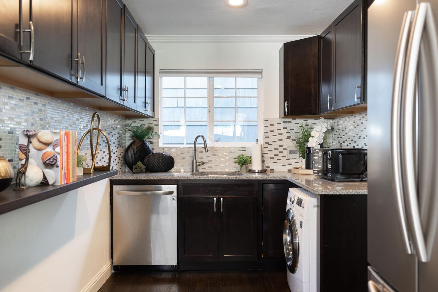 Detail Gallery Image 18 of 39 For 424 5th Ave, Redwood City,  CA 94063 - 2 Beds | 1 Baths