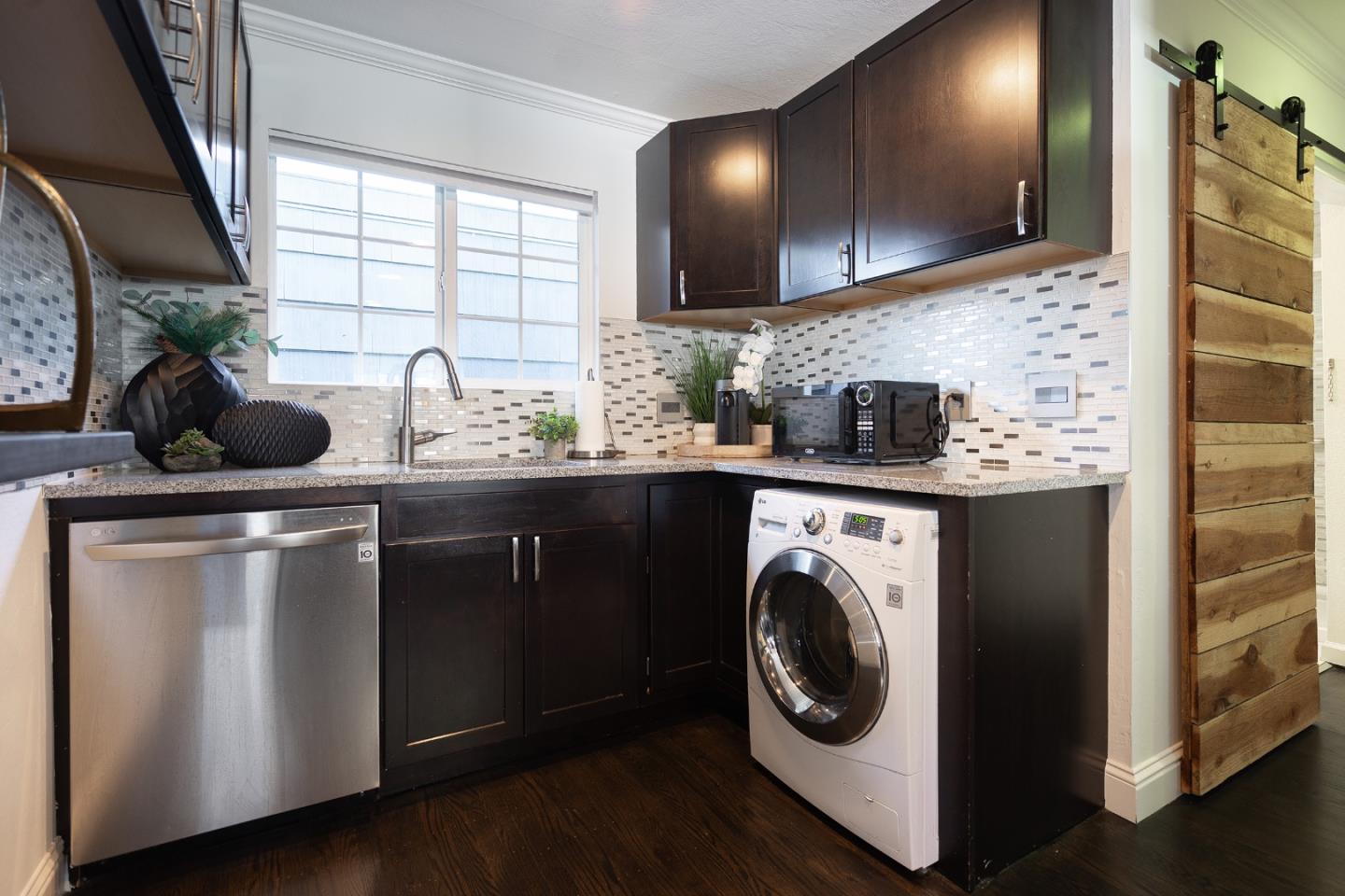 Detail Gallery Image 19 of 39 For 424 5th Ave, Redwood City,  CA 94063 - 2 Beds | 1 Baths